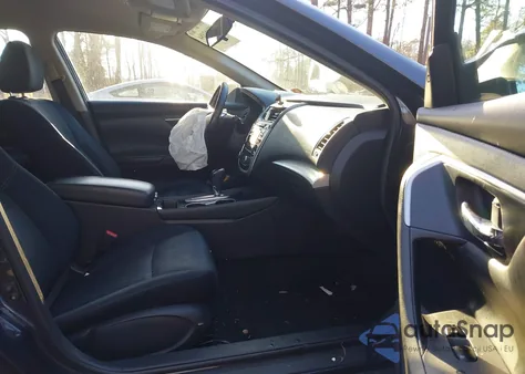 2018 Nissan Altima 2.5 Sv z USA, uszkodzony, nr VIN 1N4AL3AP5JC252275